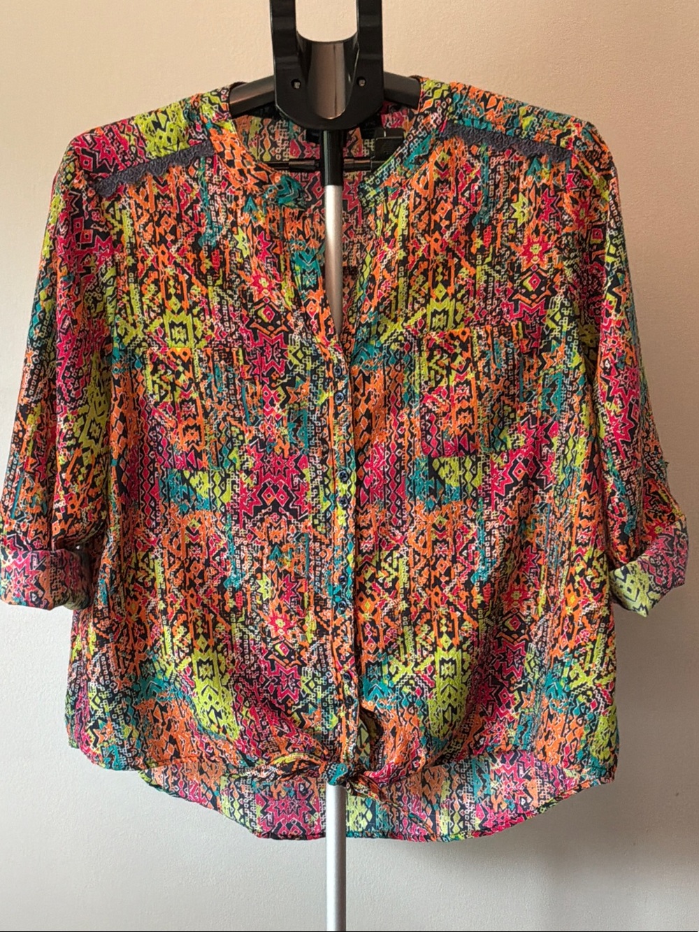 Westbound colorful, abstract printed button front blouse size PXL
